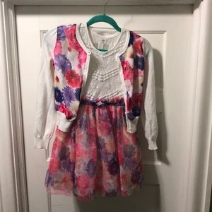 Children place dress and cardi